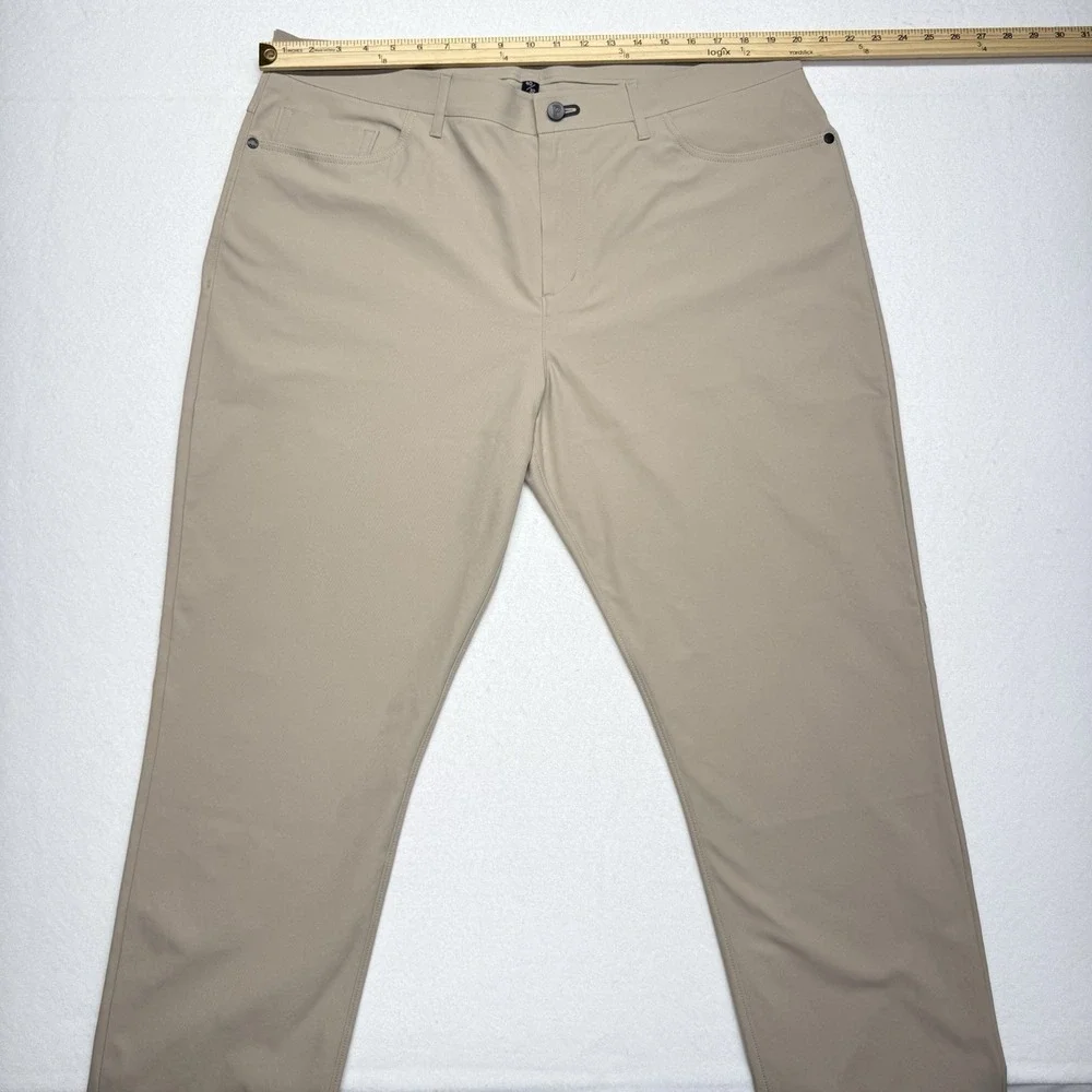 Public Rec Men's Performance Pants 40x32 Khaki Stretch 5 Pocket Casual Golf